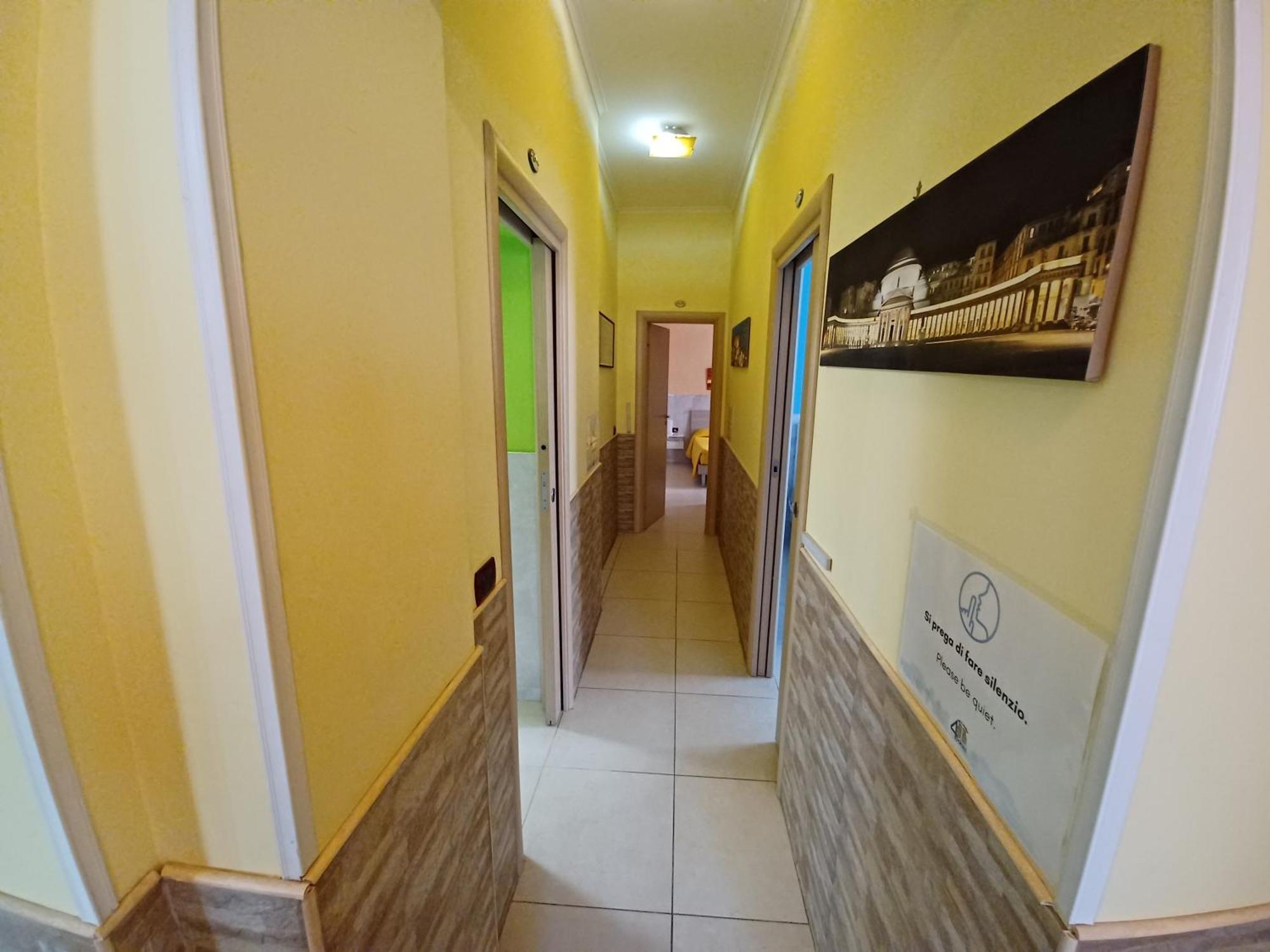 B&B Quattro Palazzi Napoli Centro Luaran gambar
