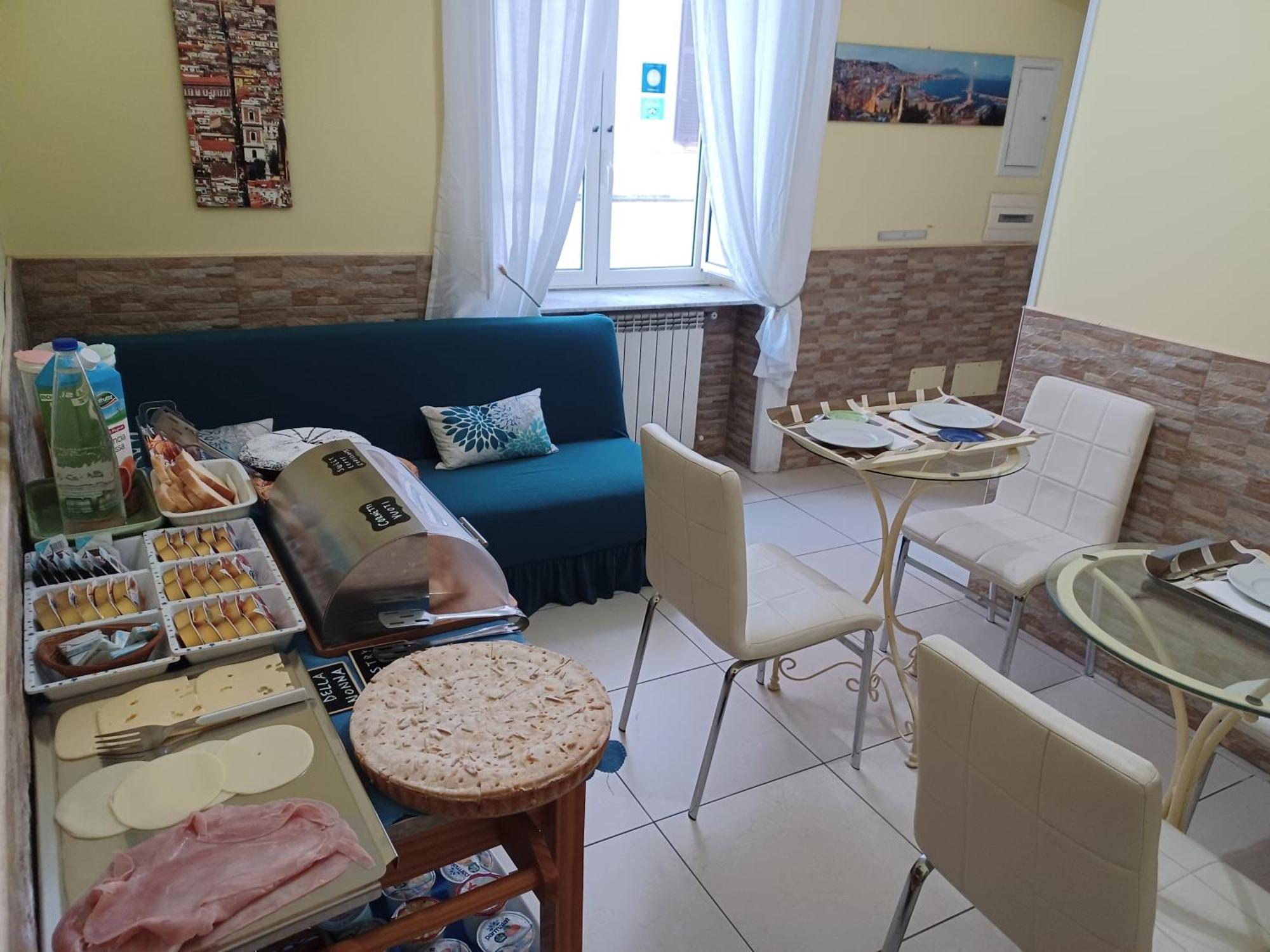 B&B Quattro Palazzi Napoli Centro Luaran gambar