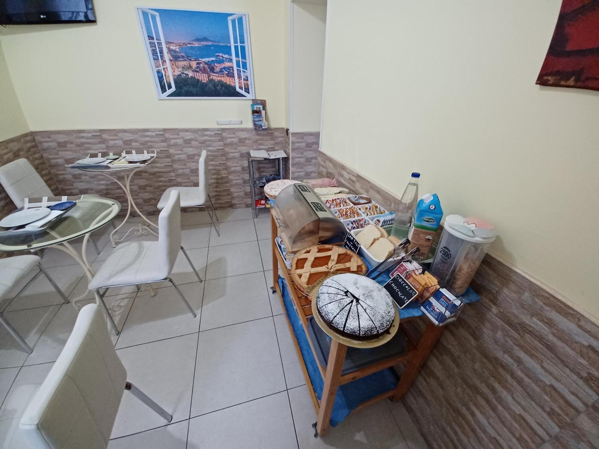 B&B Quattro Palazzi Napoli Centro Luaran gambar