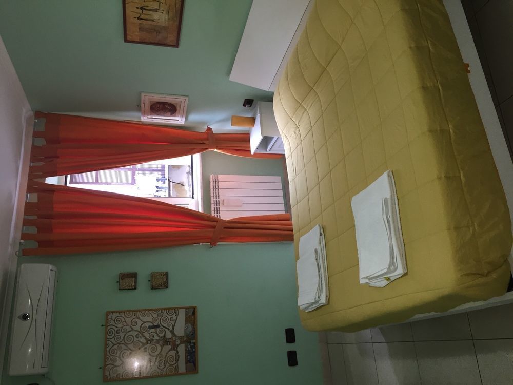 B&B Quattro Palazzi Napoli Centro Luaran gambar