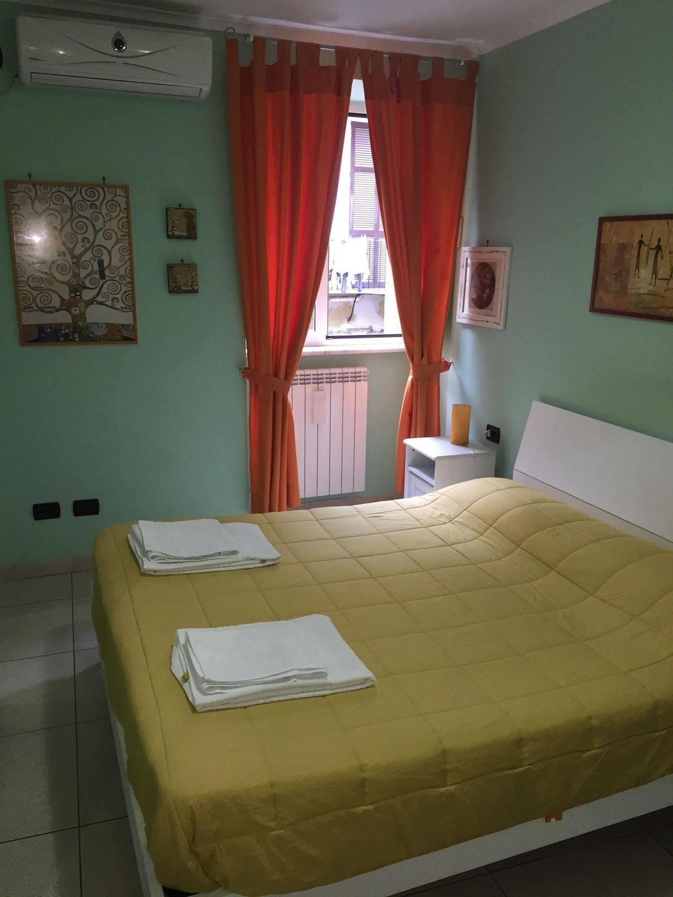 B&B Quattro Palazzi Napoli Centro Luaran gambar