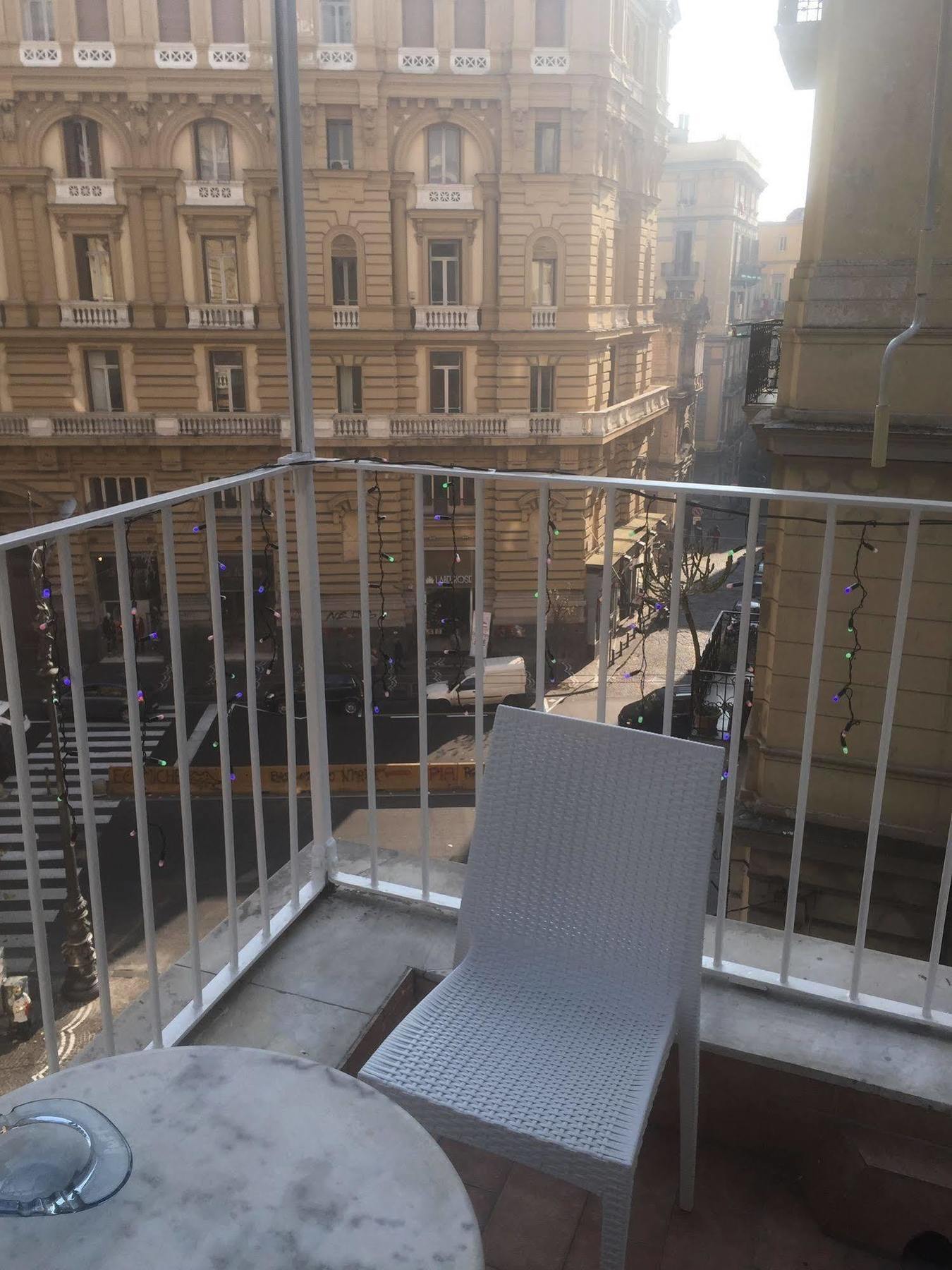 B&B Quattro Palazzi Napoli Centro Luaran gambar